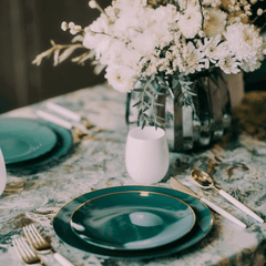 8 In. Green Classic Design Plates | 10 Count