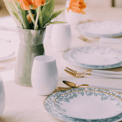 8 In. Roses Design Plastic Plates | 10 Count