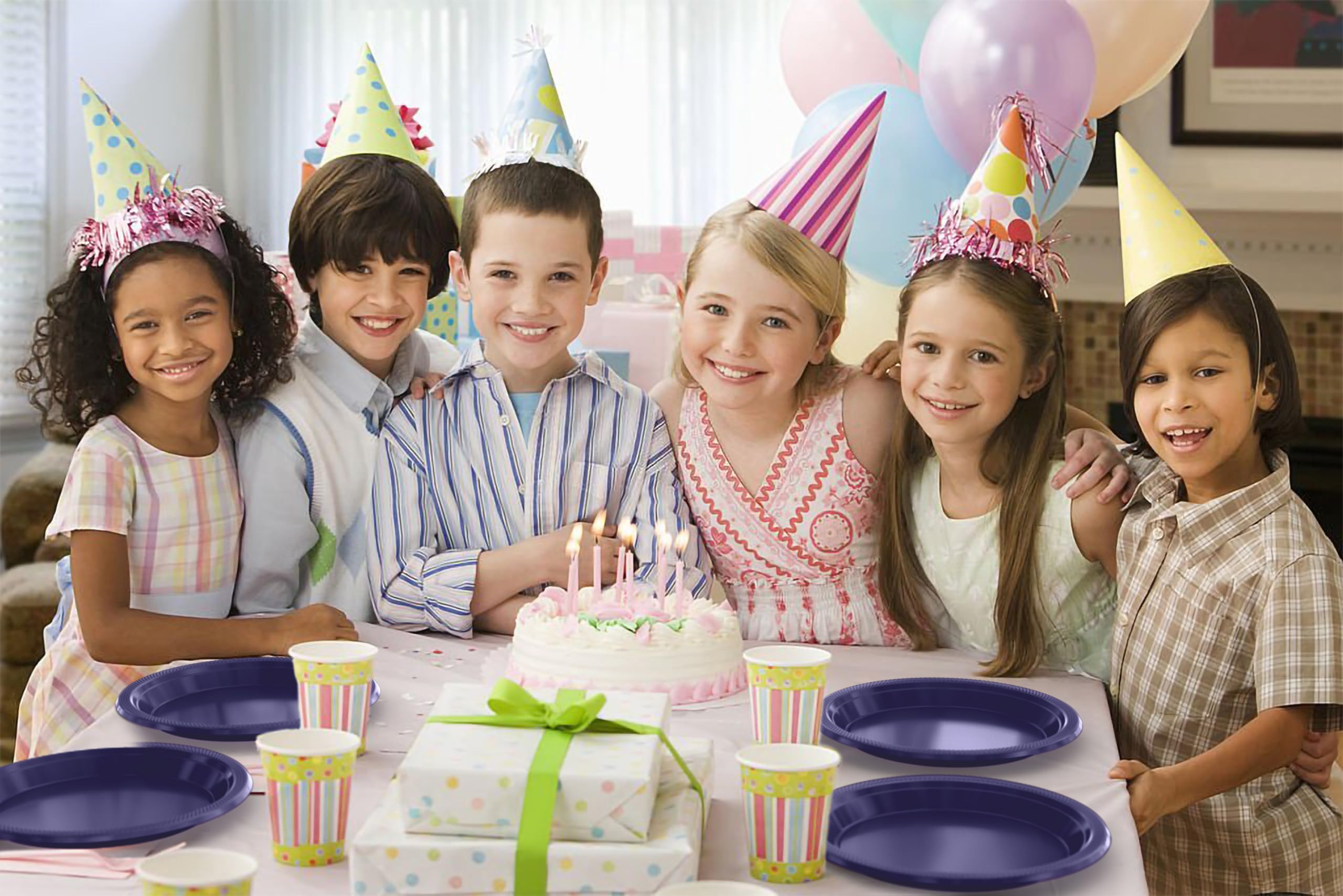 7 In. Navy Plastic Plates | 50 Count