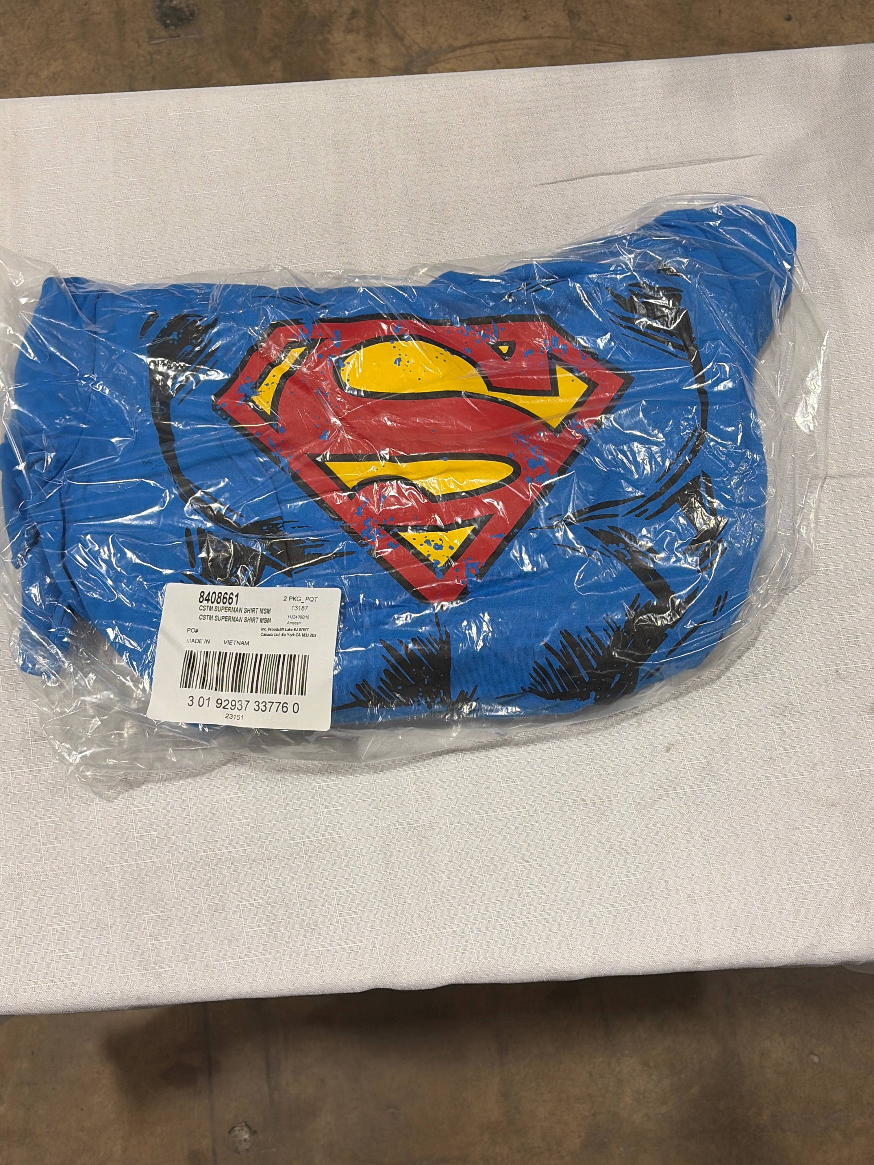 Superman Costume T-Shirt with Cape - Adult S/M (Up to Size 42)