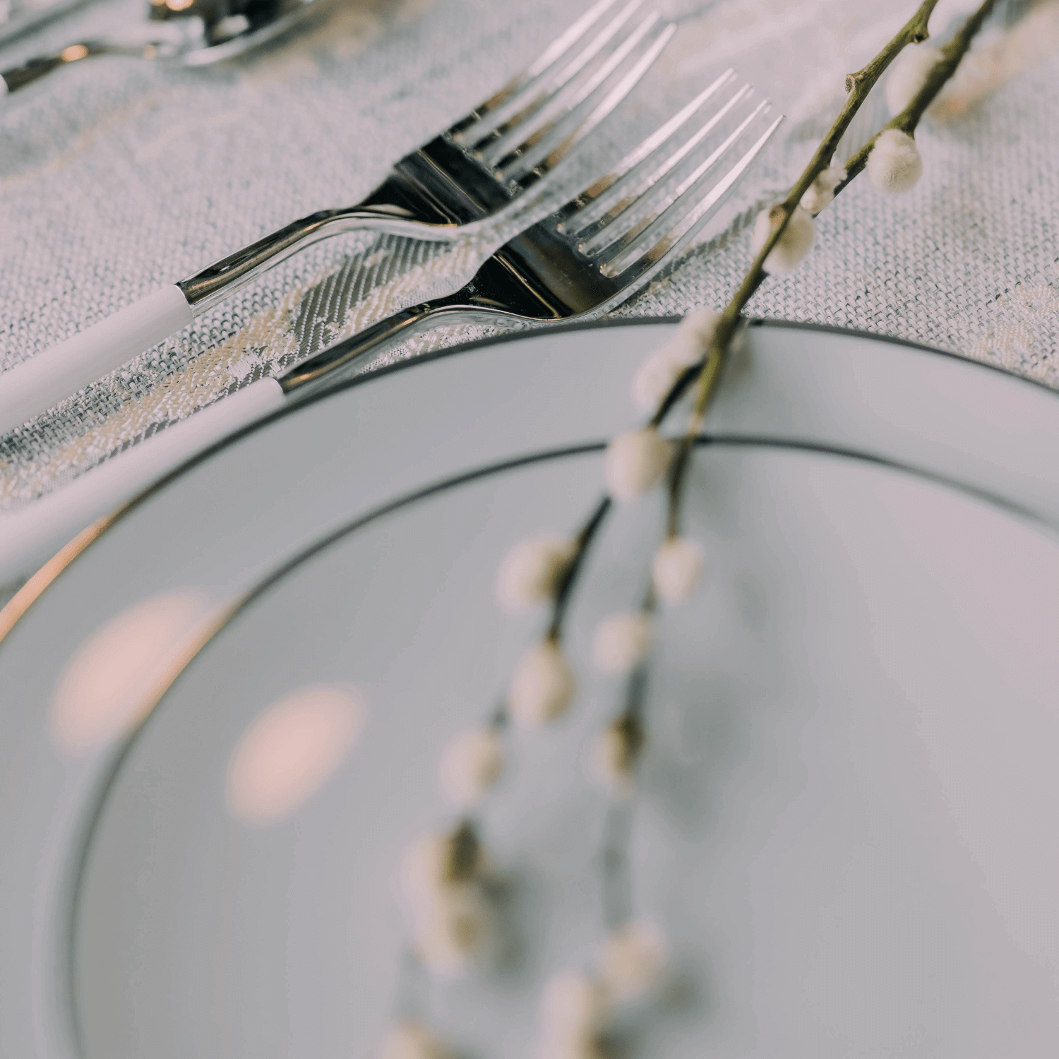 8 In. Classic Sage Design Plates | 10 Count